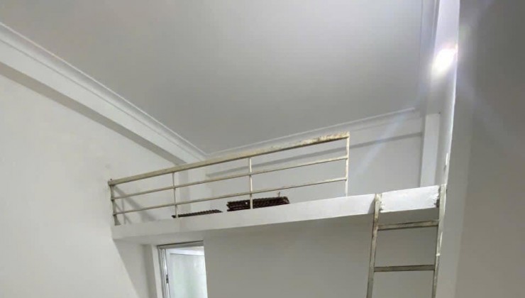 Cho thuê nhà nguyên căn ngõ 192 Lê Trọng Tấn, 50m2x3 tầng.4 ngủ. 12 triệu - cho ở nhóm, hộ GĐ, VP